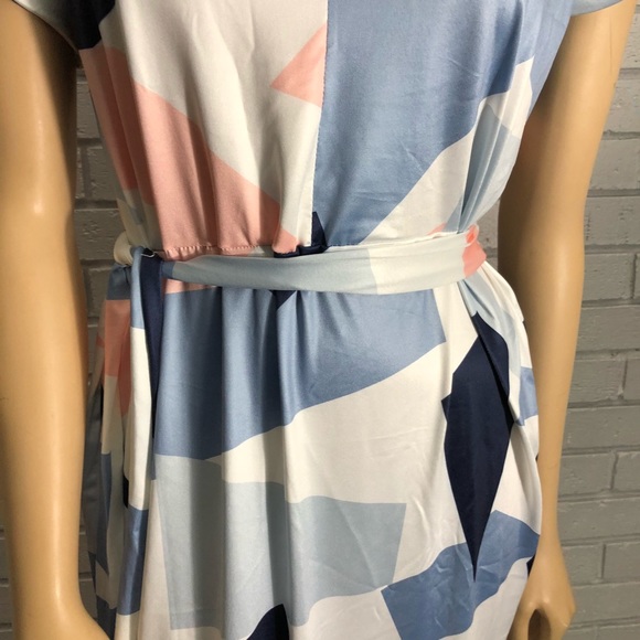 🦄Poptem V-Neck Geometric Pattern BeltedMidi Dress - Picture 2 of 8